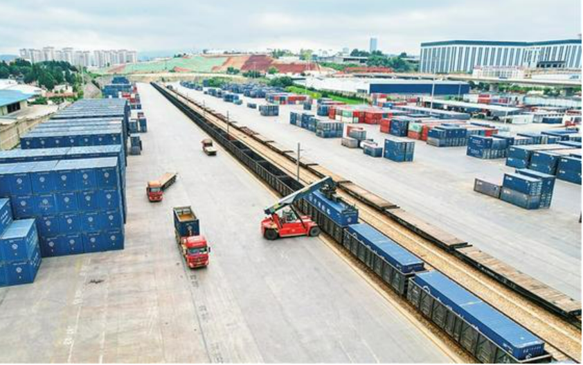 外交部：中老铁路为促进地区繁荣按下“快进键”