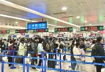 “五一”出境游迎来热潮 人数同比增长超3成