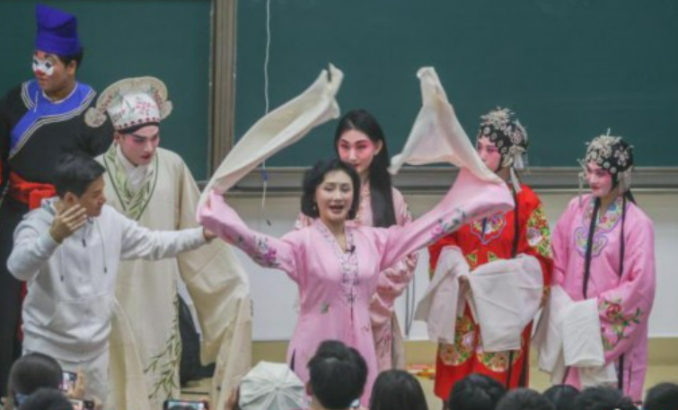 江西文化观察：好“戏”连连唱响“风景独好”