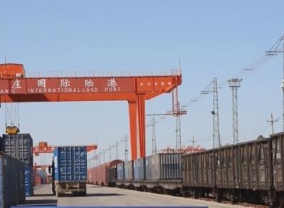 跑得快、运价低、保时效 港城班列助力物流畅通“双循环”