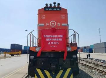 河南“钢铁驼队”开跑新线路