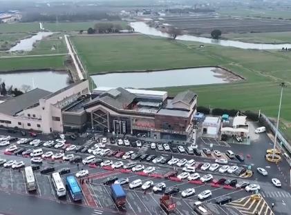 各地多措并举保障“五一”假期新能源汽车用电需求