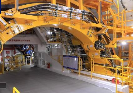 我国自主研制！世界最大直径高铁盾构机始发