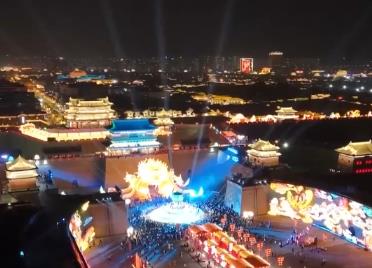 假日游国潮范十足 传统经典艺术与现代生活融合碰撞