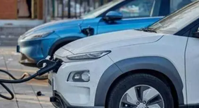 燃油车与新能源汽车的竞争将走向何方？