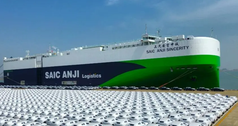 全球装载量最大清洁能源汽车滚装船首靠天津港