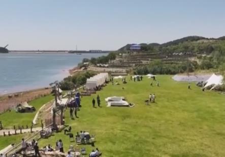 旅游市场热度不减、“花式”产业助增收 活力无限的中国涌动“暖流”