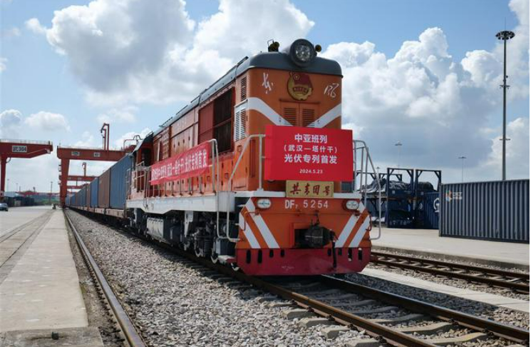 武汉首开至乌兹别克斯坦塔什干光伏专列