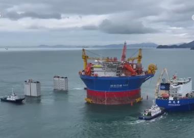 深水油田开发“大国重器”！“海葵一号”就位
