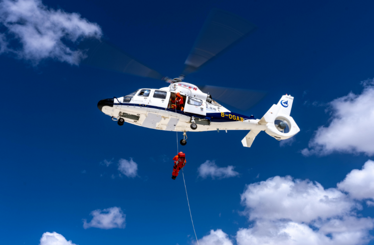 航空工业集团两型直升机在高高原地区展现高质量应急能力