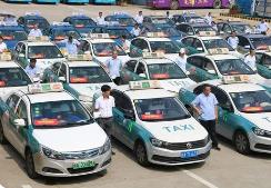 福建组织4200辆出租车服务保障高考运输