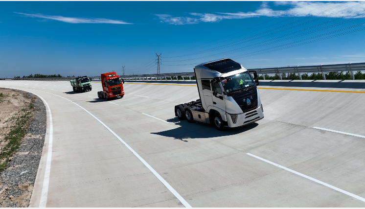 我国再添一条智能网联汽车测试高速环道