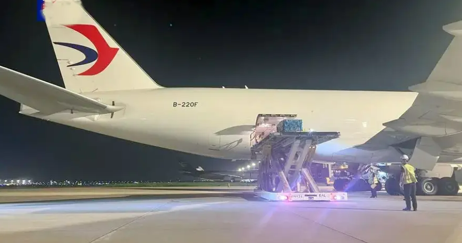 中国首条“上海-布达佩斯”定期全货机航线开通