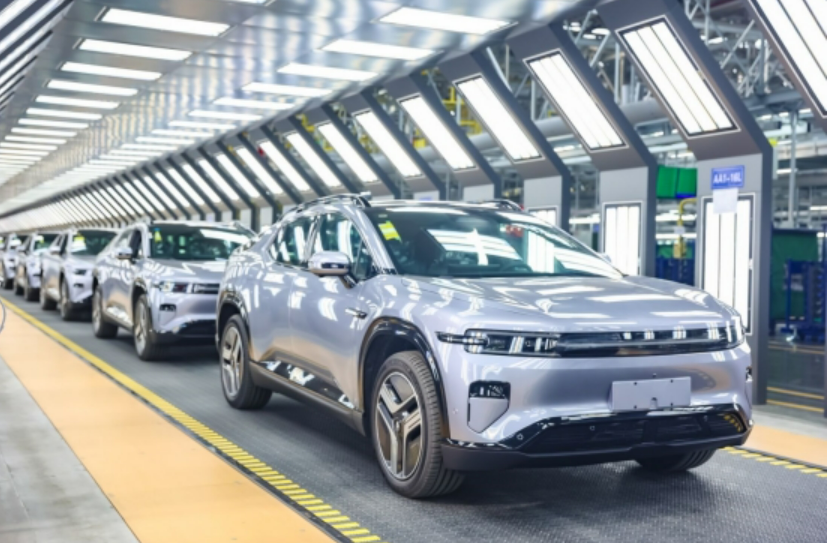 长安全新智能汽车启源E07亮相