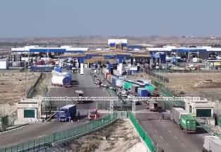出入境车辆超40万！霍尔果斯公路口岸实现通关效率和数量“双提升”