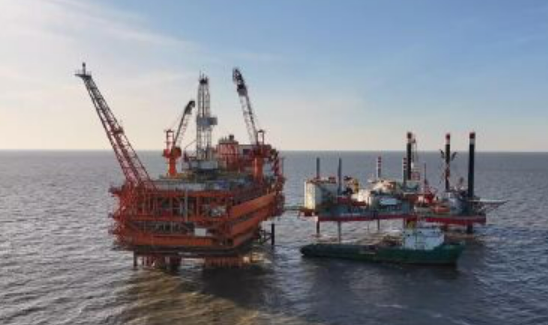 高峰日产原油2600吨！我国海上首个多层稠油热采开发项目投产