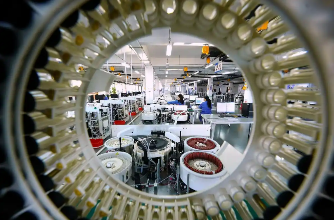 从“生力军”到“领头羊” 我国厚培沃土推动“专精特新”中小企业量质双增