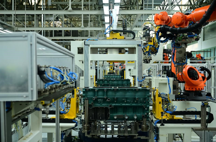 中国一汽大连发动机超级工厂正式投产