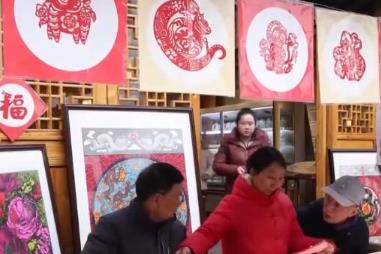 看演出、品美食、赏美景 沉浸式体验传统非遗中国年