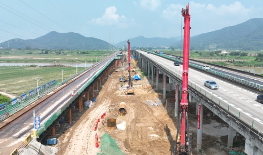 广肇高速改扩建项目新建新兴江特大桥主墩桩基全部完成
