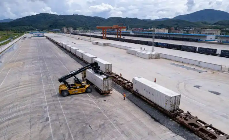 中老铁路跨境客货运输实现“开门红”