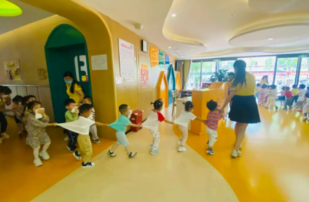 莫将视屏类产品当“玩伴” 国家卫生健康委指导加强婴幼儿早期发展服务