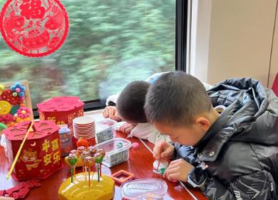 高铁有了“遛娃舱” 带娃出行不再烦恼