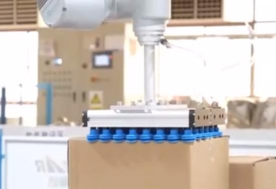 新技术催生新场景 人工智能产业加速跑在各行各业“落地生花”