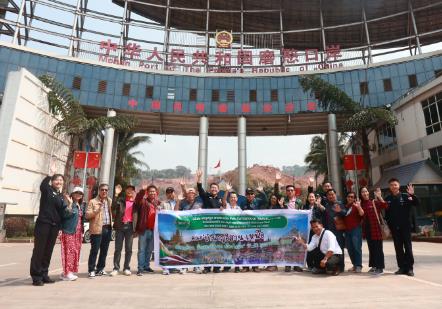 China Travel说走就走 首个东盟国家免签旅游团入境