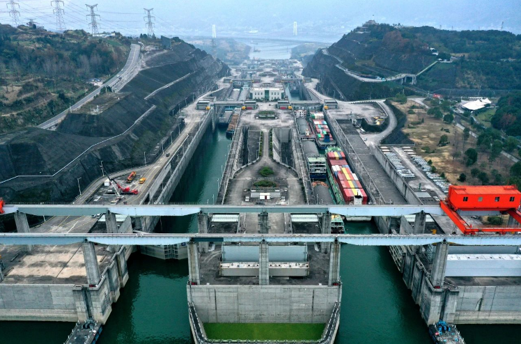 三峡枢纽春运客货运量实现双增长