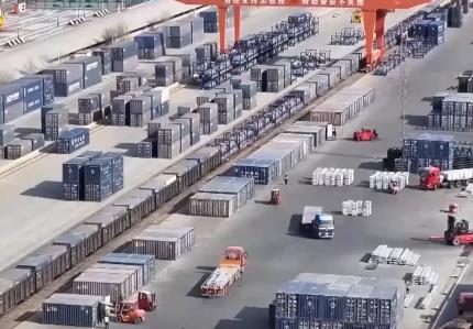 春耕物资加紧生产 铁路运输高效畅通 多方发力打通农资供应“最后一公里”