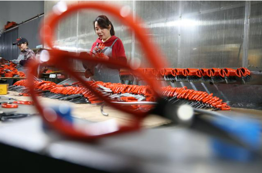 福建柘荣： 一把剪刀“剪”出新天地