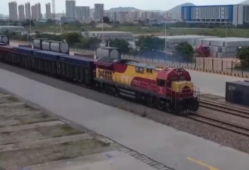 前两个月中国首条自贸区中欧班列开行增长200%