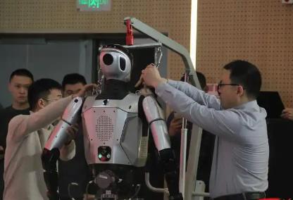 福建省首个具身智能服务机器人创新平台在泉州启动建设