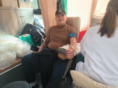 湖北黄梅：“小举”传“大爱”