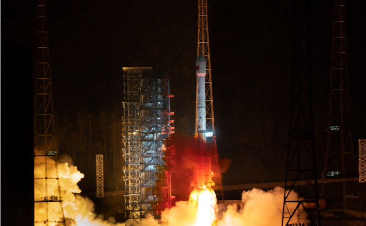 长三乙火箭成功发射天链二号04星