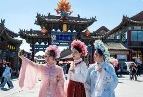 从“打卡”到“入戏”：当旅游遇上传统文化