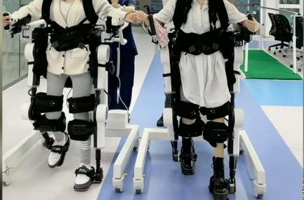“人体新器官” 外骨骼机器人走进大众生活