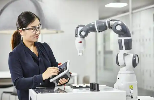 42个新工种亮相，人工智能催生新岗位