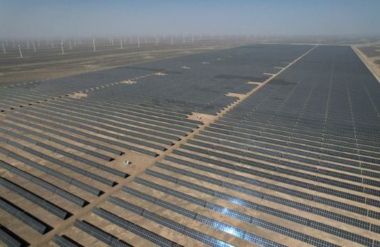 “风光”赋能产业崛起 ——新能源发展的甘肃实践