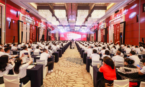 雷士照明发布“金选”系列，面向被忽视的8.9亿人