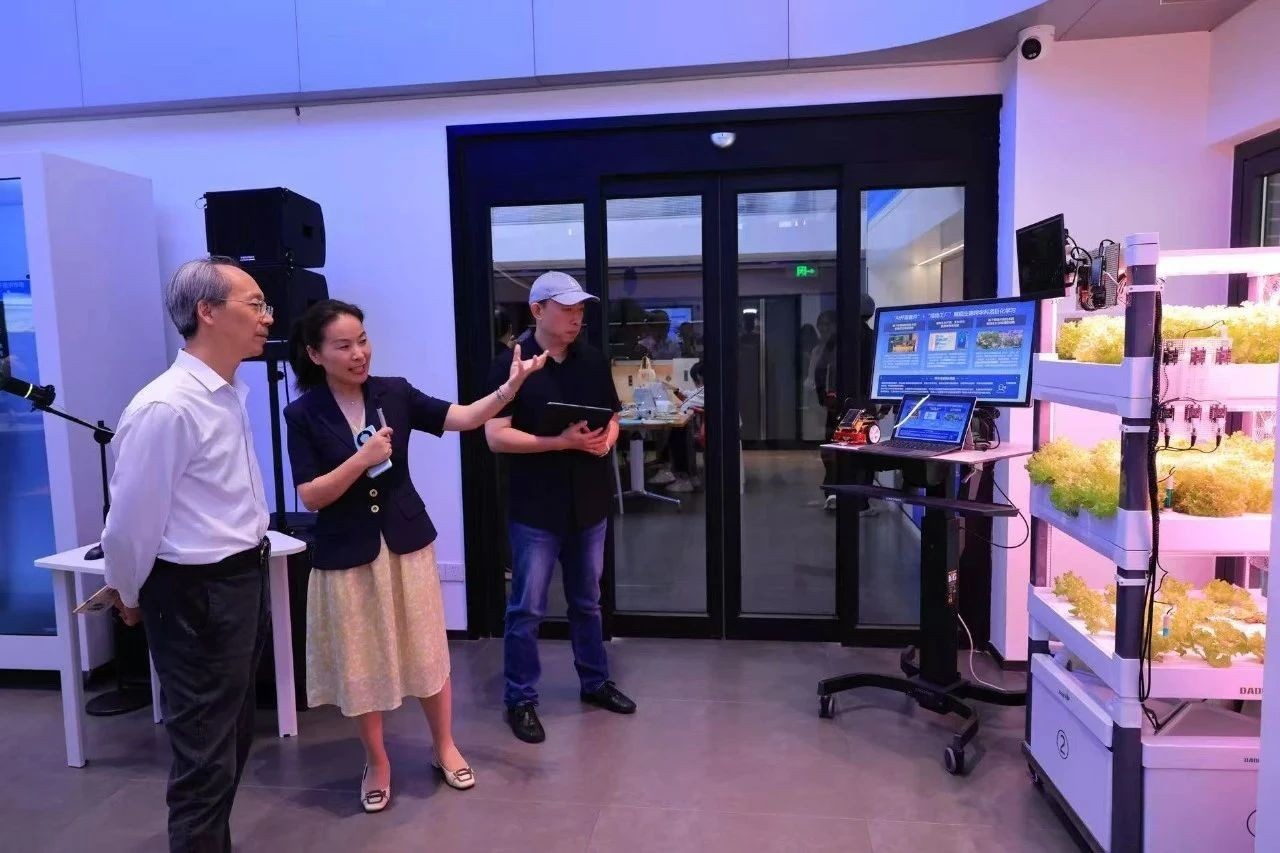 南京装备探索AI新场景 国产开源主控点亮中小学课堂