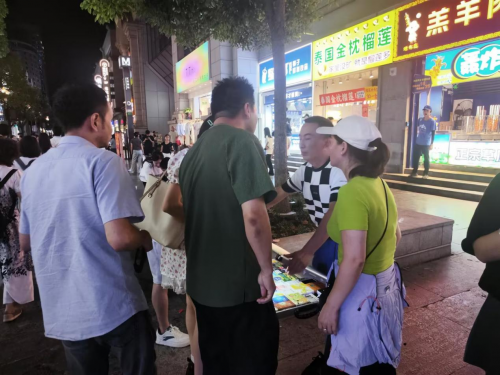 打击非法调味电子烟  擦亮江汉路武汉名片