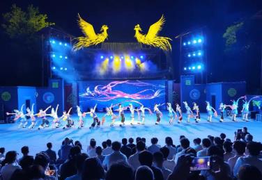 热闹的“村晚”乐云端