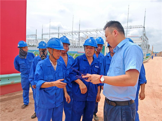 “清凉驿站”高温下的关怀慰问与知识传递