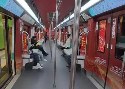 黑龙江省首列弘扬科学家精神地铁专列上线运行