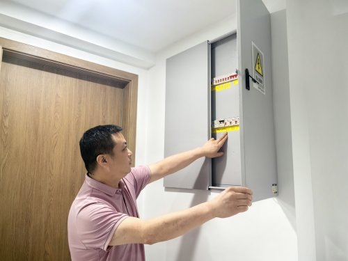 武汉市洪山珞南市场部：“三位一体”筑牢安全防线