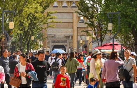 国庆中秋旅游市场热度激增 旅游消费和保护再升级