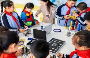 《内蒙古自治区中小学人工智能课程纲要（试行）》发布实施