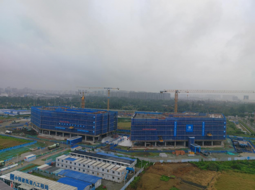 为科教强国添砖瓦，用奋斗汗水庆华诞